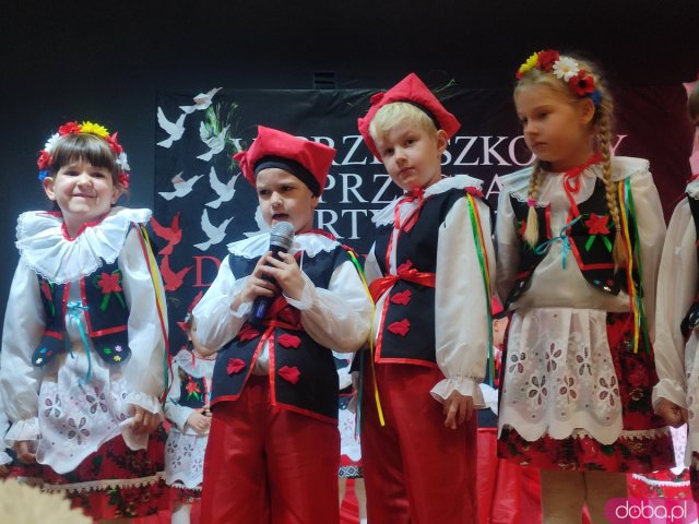Przedszkolny Przegląd Artystyczny Święta Niepodległości w Srebrnej Górze