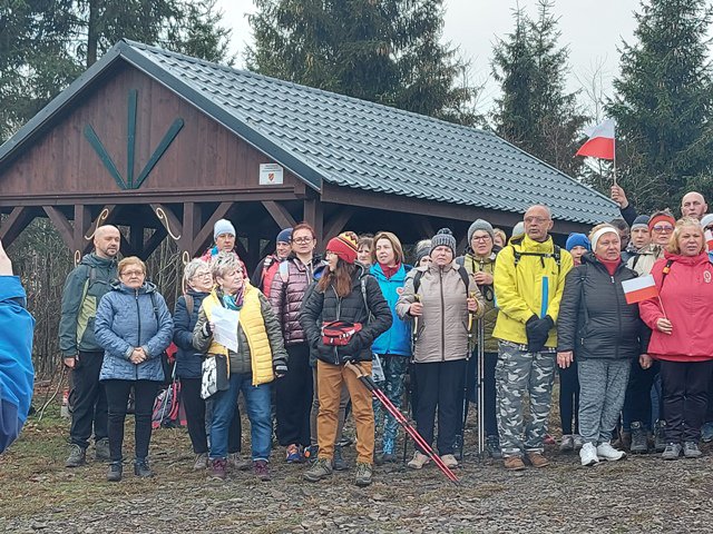 Rajd na Święto Niepodległości i hymn na szczycie Kłodzkiej Góry