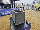 Wmurowanie kamienia węgielnego pod budowaną halę sportowo-widowiskową w Ziębicach 