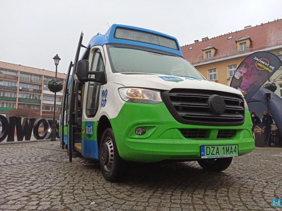 Zaprezentowano nowe elektryczne autobusy Ząbkowickiej Komunikacji Publicznej