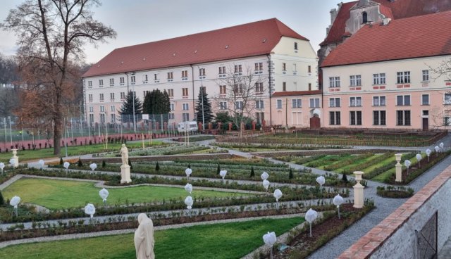 W Kamieńcu Ząbkowickim powstają barokowe Ogrody Opata 