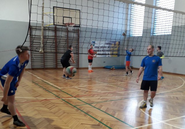 Sobota z Amatorską Ligą Siatkówki i piłką nożną w Ziębicach [Foto]