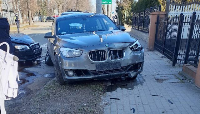 Zderzenie dwóch osobówek na Wrocławskiej