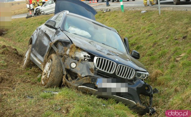Zderzenie trzech osobówek na skrzyżowaniu dk8 i zjazdu na Tarnów