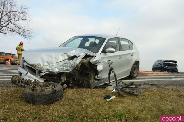 Zderzenie trzech osobówek na skrzyżowaniu dk8 i zjazdu na Tarnów