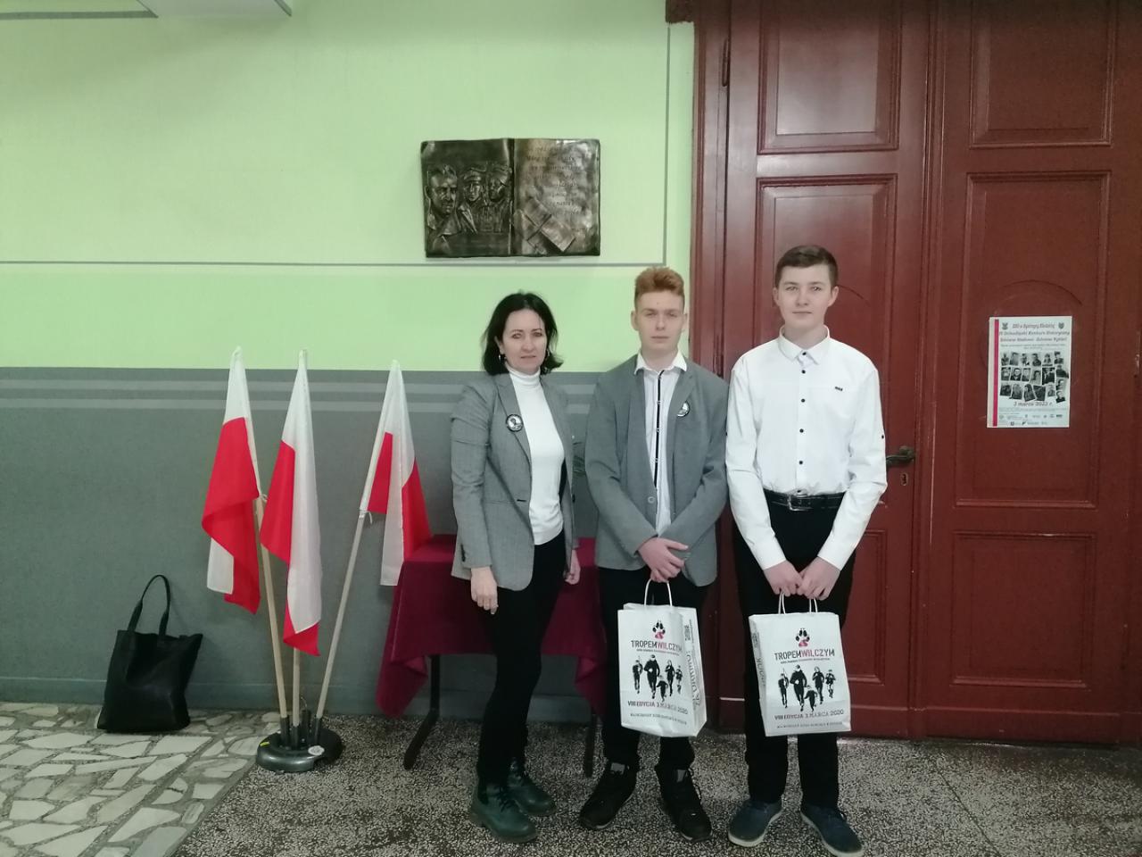 Uczniowie z Kamieńca Ząbkowickiego najlepsi w dolnośląskim konkursie o Żołnierzach Wyklętych
