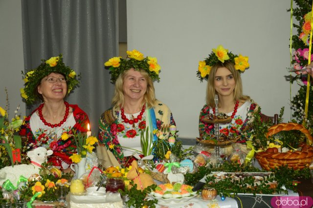 Tradycyjne Stoły Wielkanocne, Palmy i Pisanki zaprezentowano w Stoszowicach
