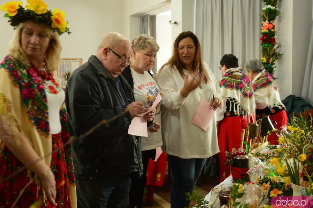 Tradycyjne Stoły Wielkanocne, Palmy i Pisanki zaprezentowano w Stoszowicach