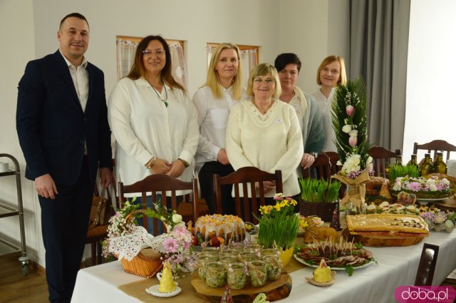 Tradycyjne Stoły Wielkanocne, Palmy i Pisanki zaprezentowano w Stoszowicach