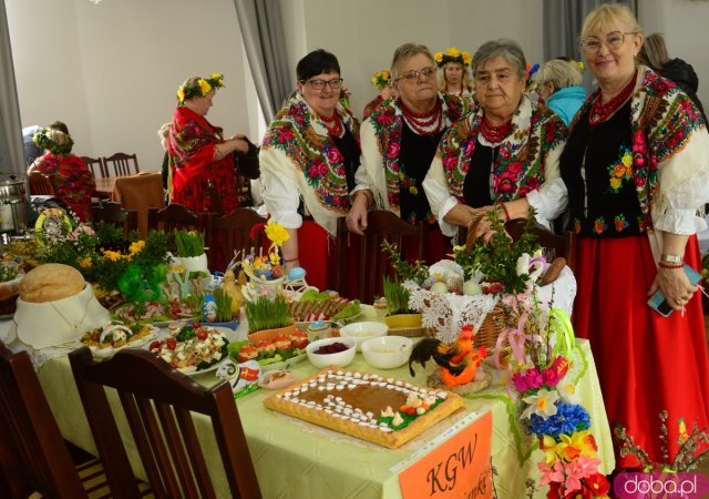 Tradycyjne Stoły Wielkanocne, Palmy i Pisanki zaprezentowano w Stoszowicach