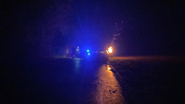 Zderzenie trzech pojazdów, pożar i ranni - strażacy szkolili się w Krzelkowie
