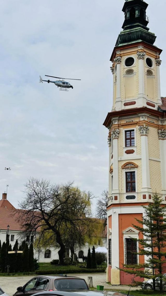 Terroryści na terenie szkoły przetrzymują zakładników - ćwiczenia policji i służb w Henrykowie