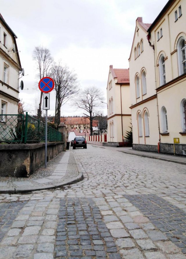 Uwaga kierowcy! Wprowadzono stały zakaz zatrzymywania na tych ulicach Ziębic