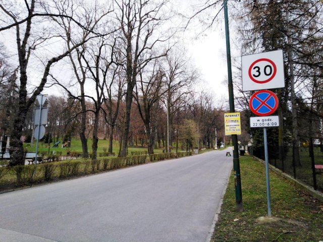 Uwaga kierowcy! Wprowadzono stały zakaz zatrzymywania na tych ulicach Ziębic