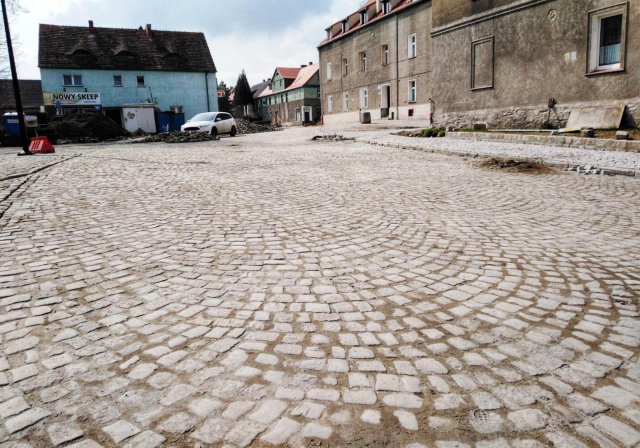 Coraz bliżej końca prac przy drodze wojewódzkiej w Henrykowie
