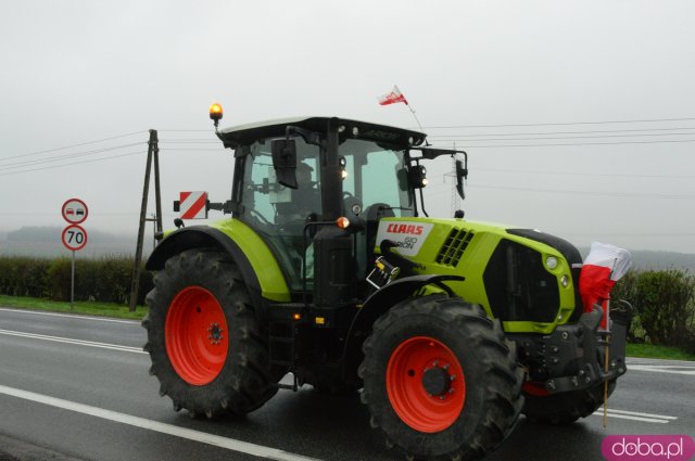 Protest rolników na ósemce - traktorami przejechali z Boguszyna do Ząbkowic Śląskich