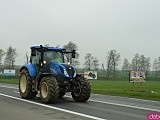 Rolnicy z powiatu ząbkowickiego wyjechali na ósemkę protestować