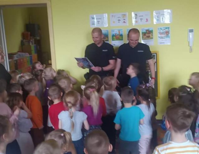 Policjanci z wizytą w ząbkowickich przedszkolach