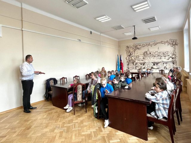 Uczniowie odwiedzili Urząd Miejski w Ziębicach