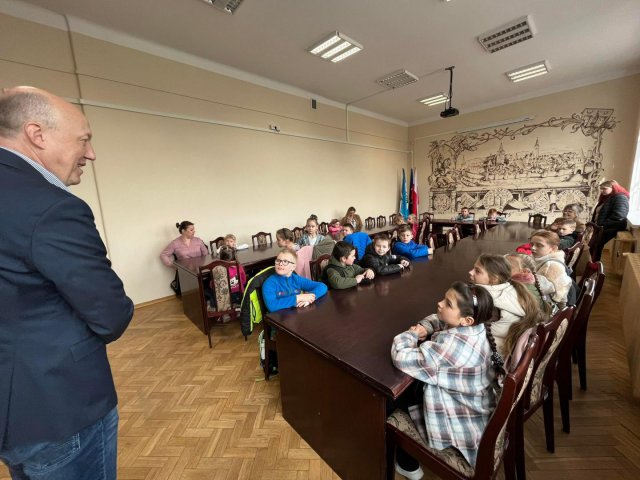 Uczniowie odwiedzili Urząd Miejski w Ziębicach