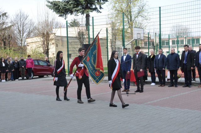 Maturzyści kończą rok szkolny