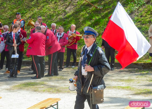 Pochód pierwszomajowy w Srebrnej Górze