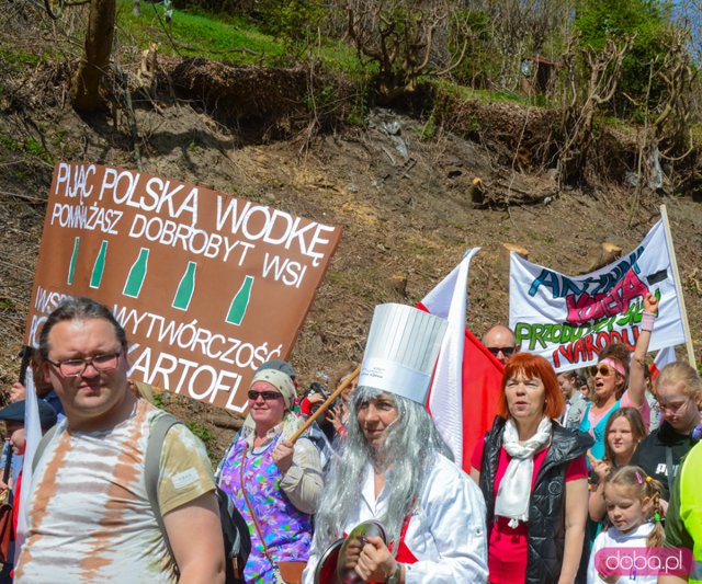 Pochód pierwszomajowy w Srebrnej Górze