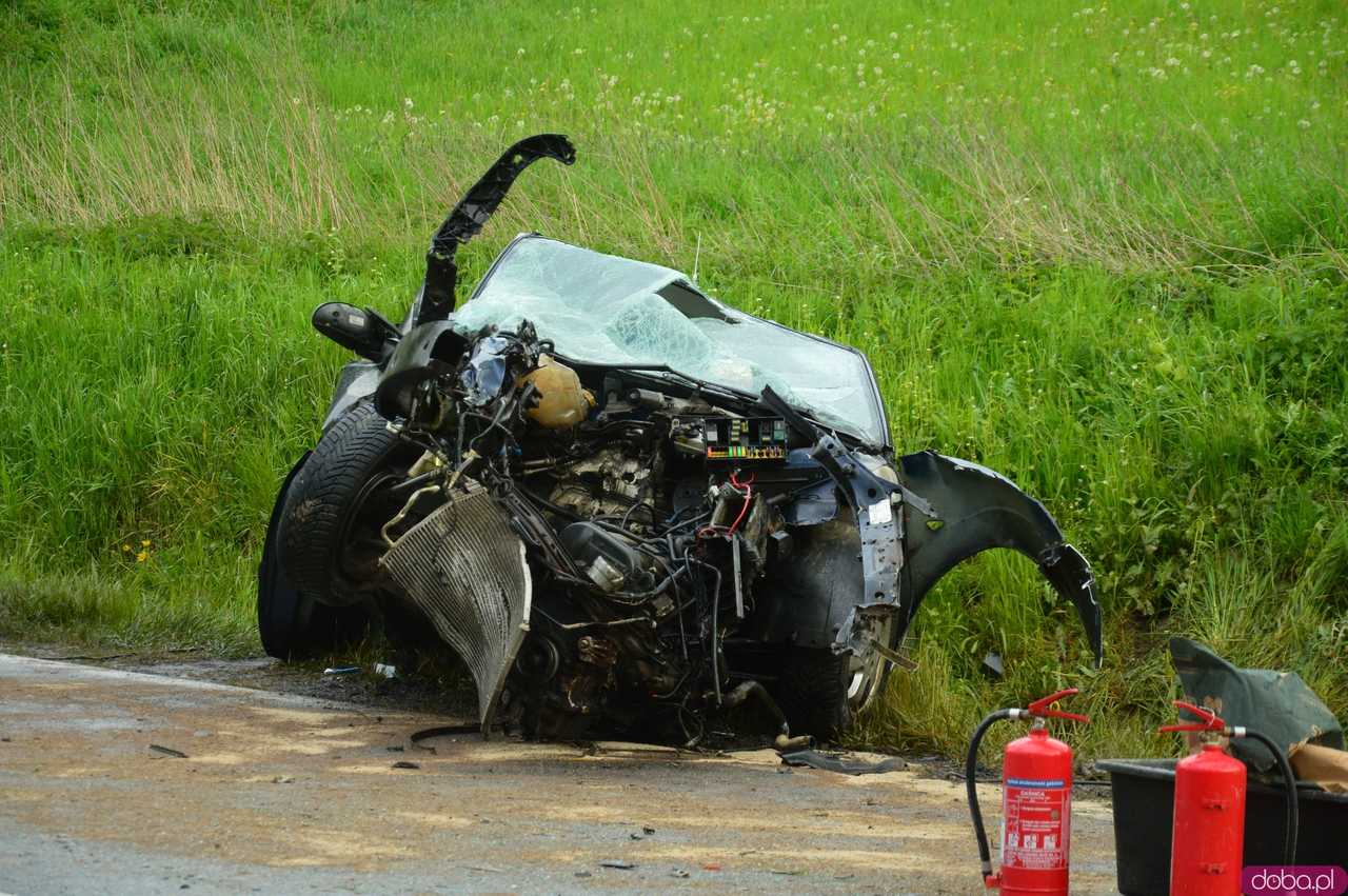 Poważny wypadek na dk46 w Mąkolnie. Interweniował LPR, droga zablokowana