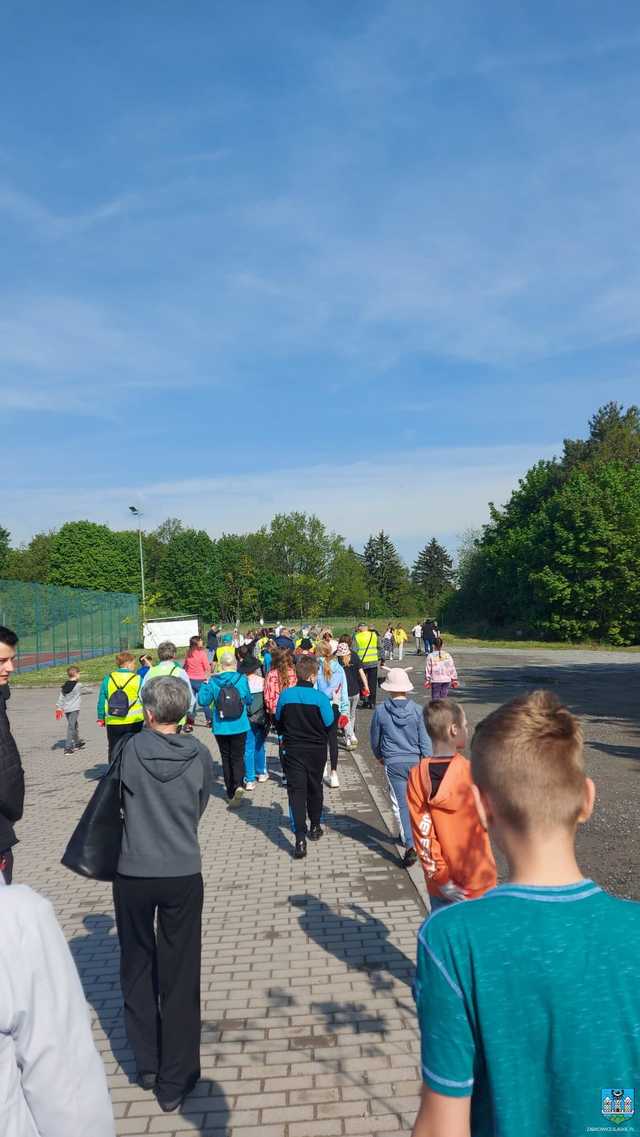 Posadzili 27 dębów na górce wojskowej 