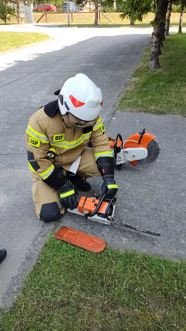 23 nowych strażaków ratowników OSP. Wśród nich dwie kobiety