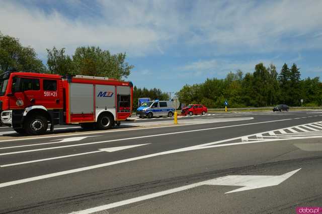 Zderzenie dwóch osobówek na skrzyżowaniu dk8 i drogi na Dzierżoniów