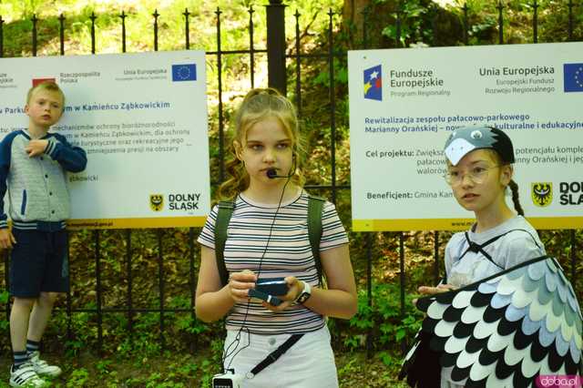 Tymek i Czarny Kot - magiczny teatr uliczny w wykonaniu kamienieckich uczniów