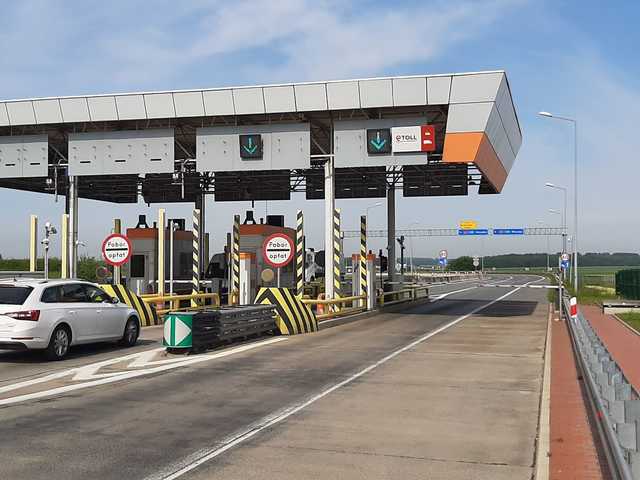 Od lipca zniesienie opłat za przejazdy pojazdów lekkich po państwowych autostradach