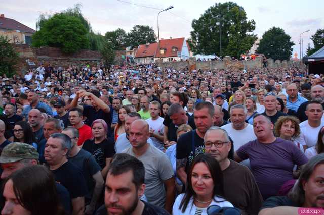 Mocny Nocny Kochanek i rewelacyjny KULT zakończyli Dni i Noce Krzywej Wieży