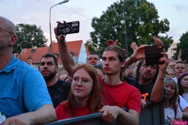 Mocny Nocny Kochanek i rewelacyjny KULT zakończyli Dni i Noce Krzywej Wieży