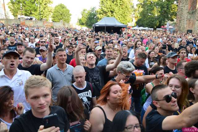 Mocny Nocny Kochanek i rewelacyjny KULT zakończyli Dni i Noce Krzywej Wieży