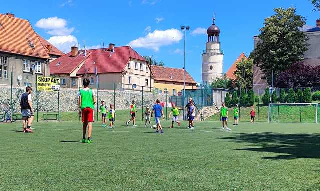 Tydzień z piłką nożną i siatkonogą w Ziębicach