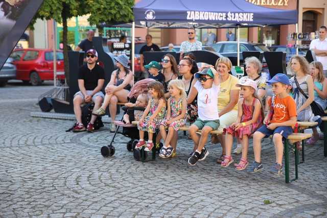 Na ząbkowickim rynku odegrano spektakl Magiczna fasola [FOTO]