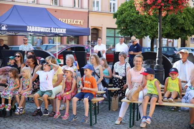 Na ząbkowickim rynku odegrano spektakl Magiczna fasola [FOTO]