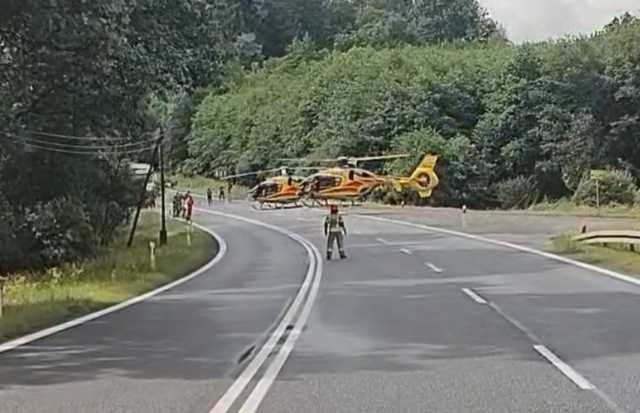 [AKTUALIZACJA: Znamy przyczyny wypadku] Tragiczny wypadek na DK8. Dwie osoby zginęły na miejscu [FOTO, WIDEO]