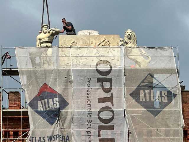 Kolejne historyczne rzeźby wróciły do Pałacu Marianny Orańskiej [FOTO]