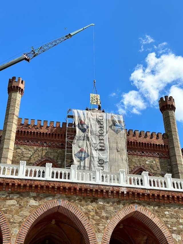 Kolejne historyczne rzeźby wróciły do Pałacu Marianny Orańskiej [FOTO]
