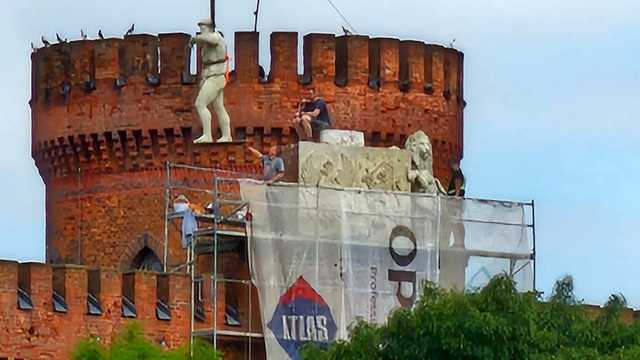 Kolejne historyczne rzeźby wróciły do Pałacu Marianny Orańskiej [FOTO]