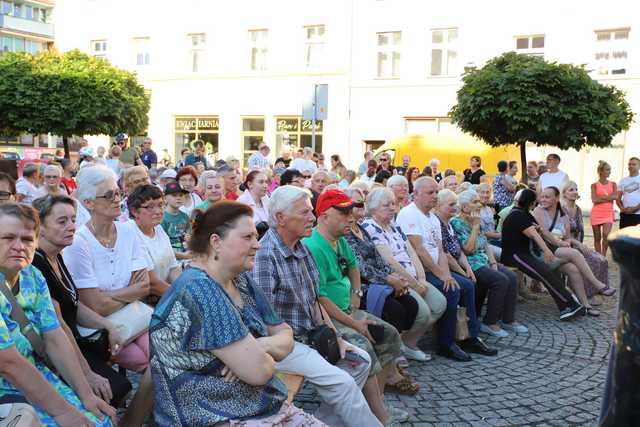 Gorące kolumbijskie rytmy na ząbkowickim Rynku