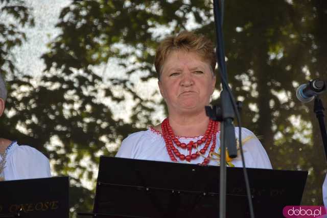 [FOTO] Podziękowali za plony podczas Dożynek Gminnych w Niedźwiedziu