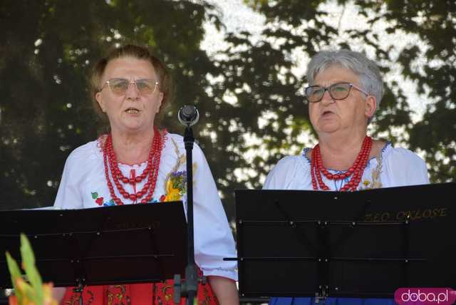 [FOTO] Podziękowali za plony podczas Dożynek Gminnych w Niedźwiedziu