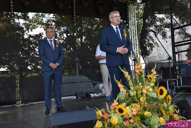 [FOTO] Podziękowali za plony podczas Dożynek Gminnych w Niedźwiedziu