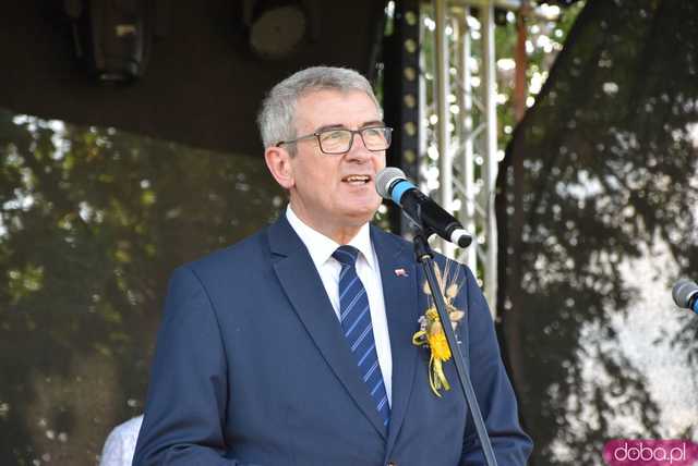 [FOTO] Podziękowali za plony podczas Dożynek Gminnych w Niedźwiedziu