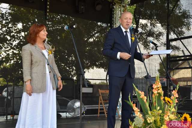 [FOTO] Podziękowali za plony podczas Dożynek Gminnych w Niedźwiedziu