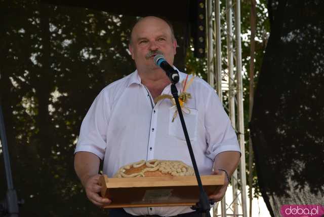 [FOTO] Podziękowali za plony podczas Dożynek Gminnych w Niedźwiedziu